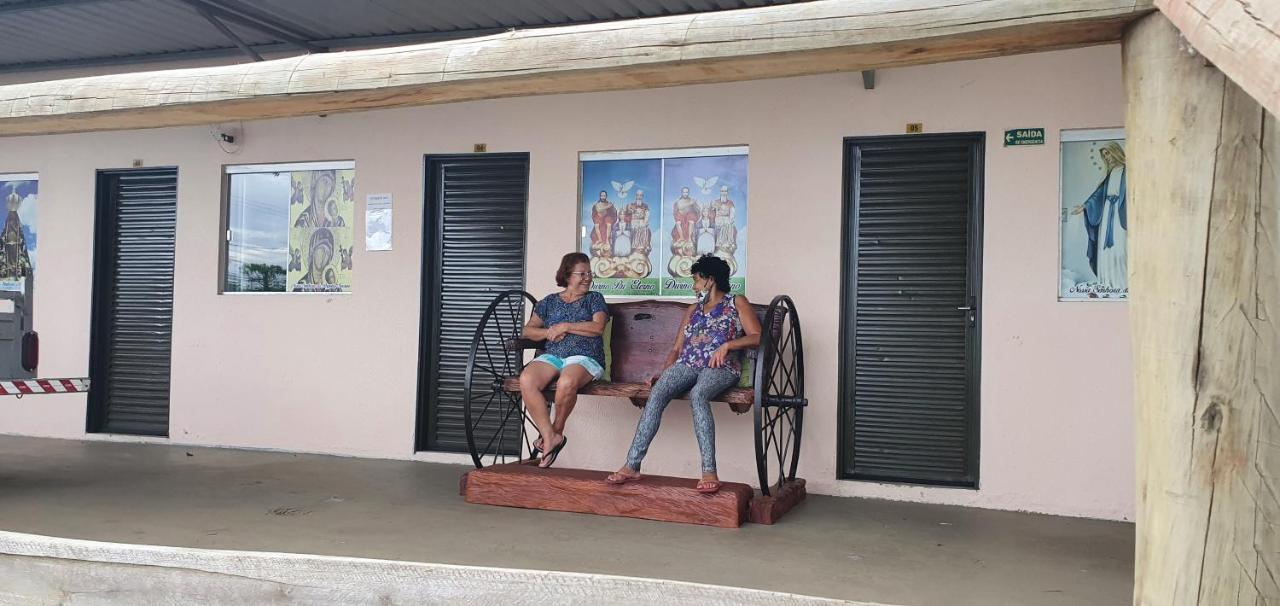 Pousada Romeiros Do Pai Eterno - Santuario Basilica De Trindade Trindade  Zewnętrze zdjęcie
