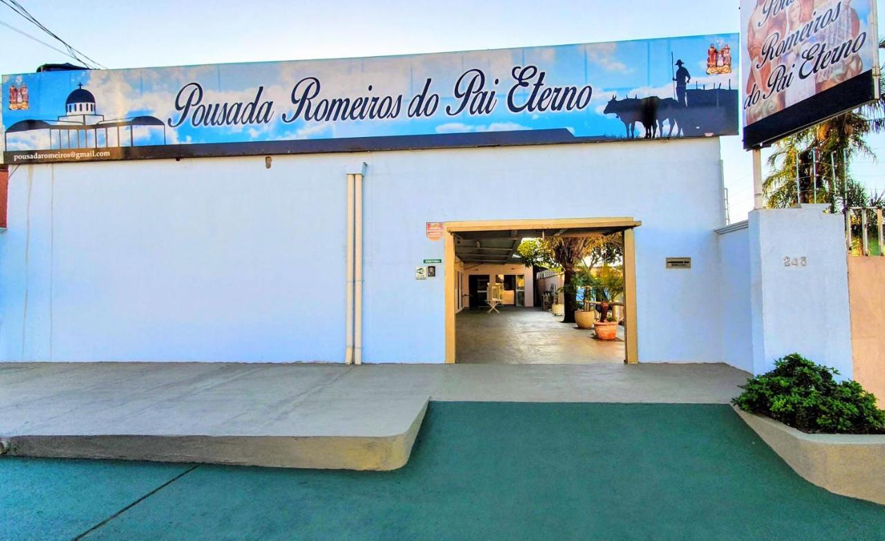 Pousada Romeiros Do Pai Eterno - Santuario Basilica De Trindade Trindade  Zewnętrze zdjęcie