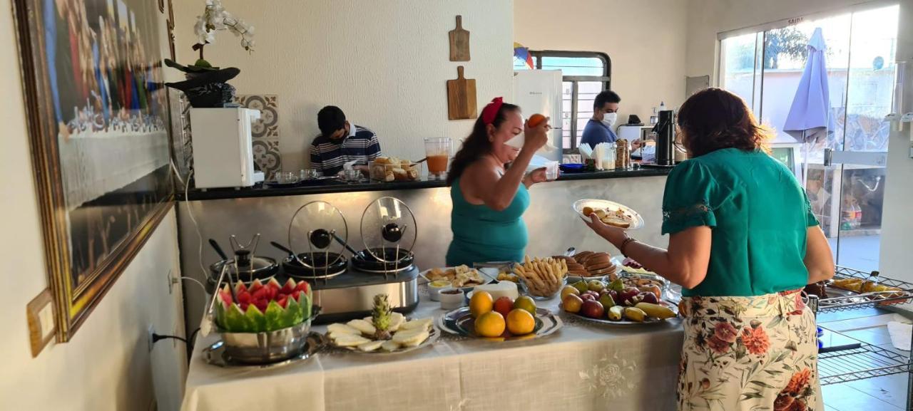 Pousada Romeiros Do Pai Eterno - Santuario Basilica De Trindade Trindade  Zewnętrze zdjęcie